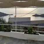 בית אירוח Thalassino Ageri