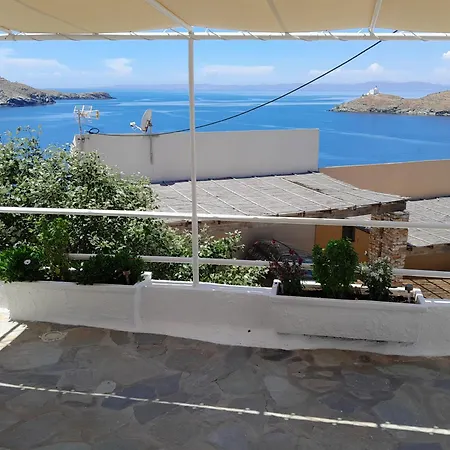 Rum i privatbostad Thalassino Ageri *